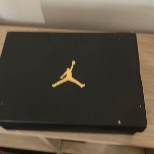 Air jordan 1 mid used size 9